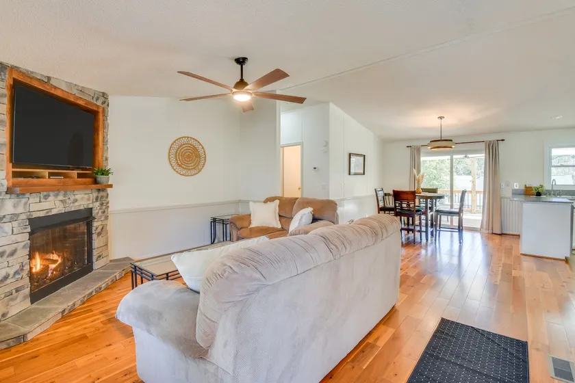 Home w/ Lake Keowee Access: Sleeps 7, Coffee Bar - Image 1