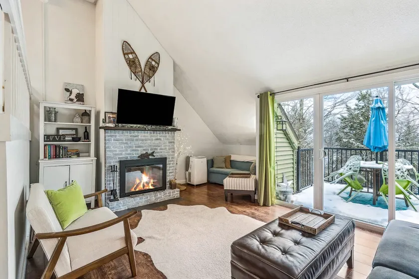 Condo near Ski Hill with Club Access, Kingswood - Image 1
