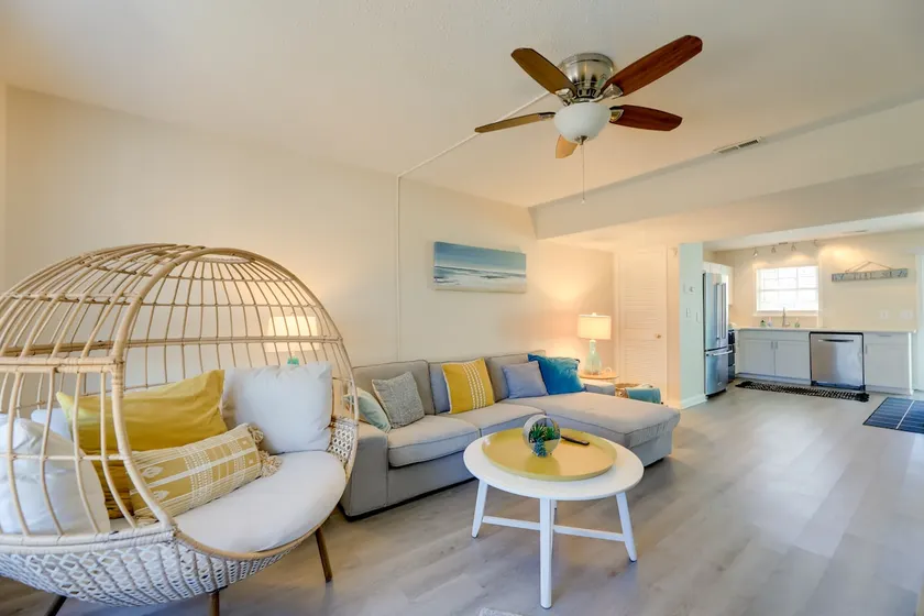 1/2 Mi to Atlantic Beach: Townhome w/ Balcony! - Image 1