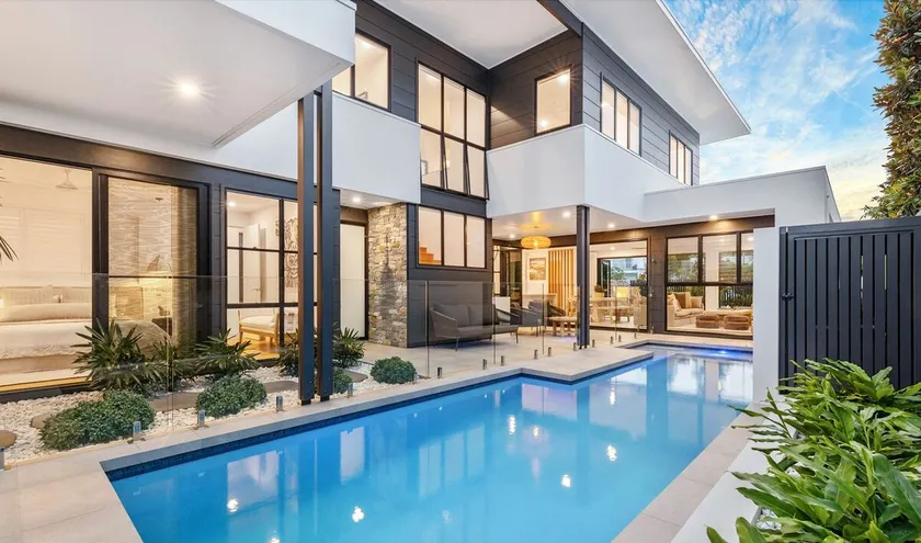 Solis - Luxury Casuarina House - Image 1