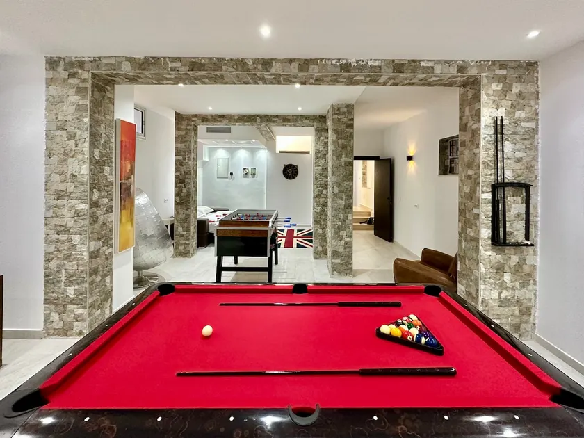 1BR Apt | Shared Pool · Seafront · Gammarth - Image 1