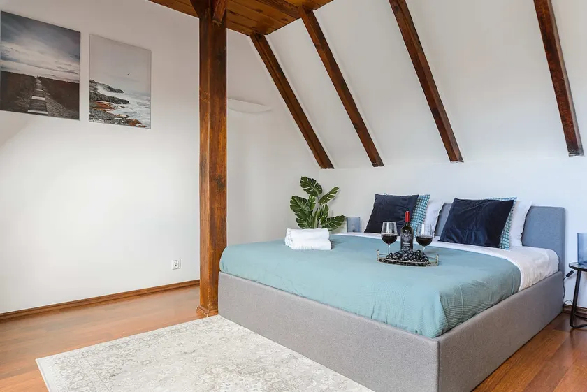 Lumina I 2-room Apartment with Balcony I near the Old Town - Image 1