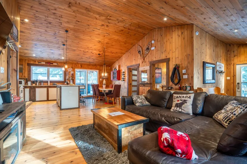 Le Shack Chic Chalet by Escapades Tremblant - Image 1