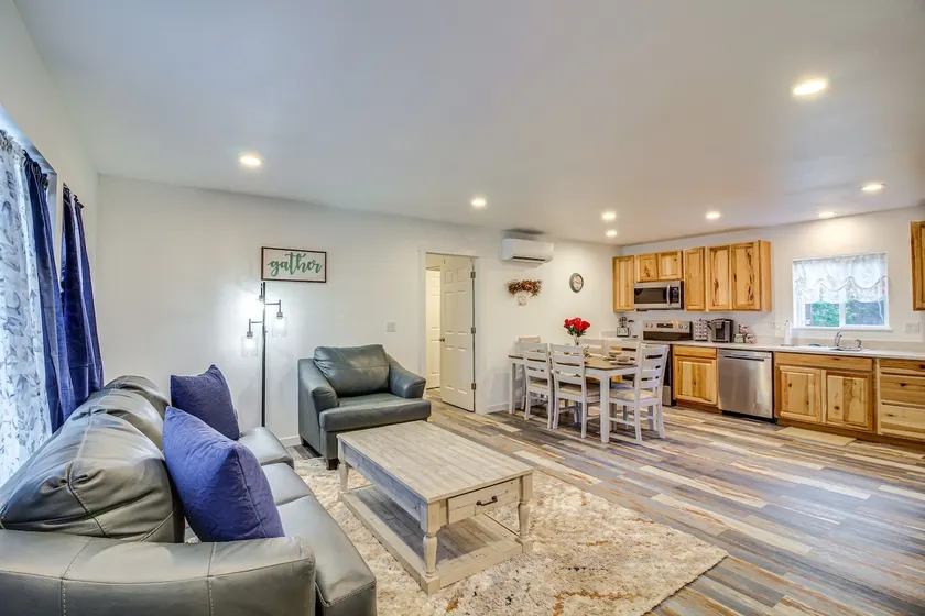 Near Ocean: 'Home Away From Home' in Gold Beach - Image 1