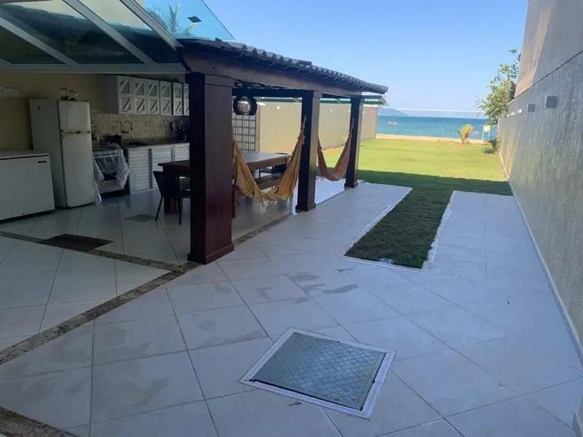 House on the sand - Image 1