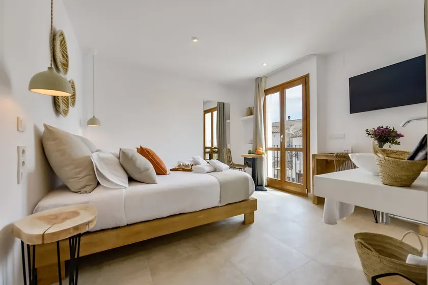Business room with balconies - recommended for adults - Image 1