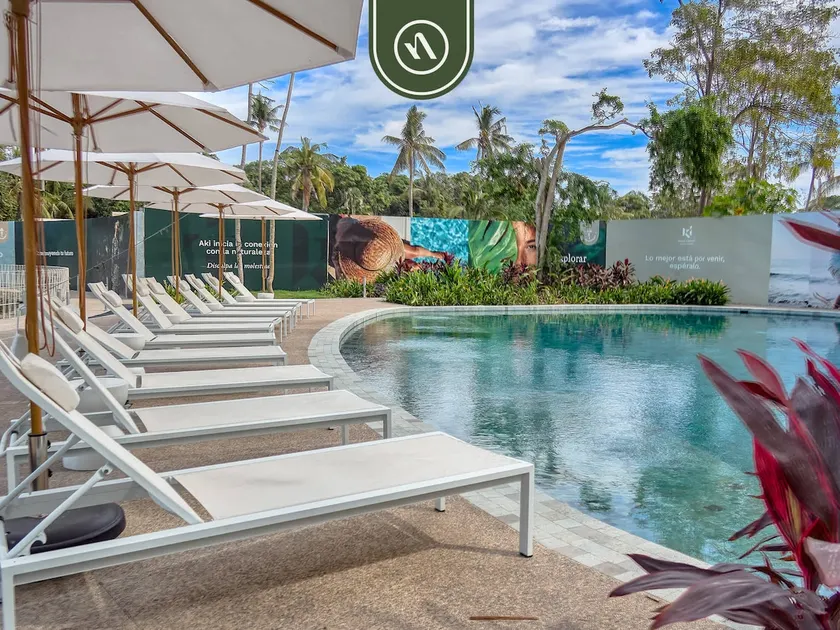 Luxury 2 BR Condo Near Beaches - Pools - Gym - Image 1