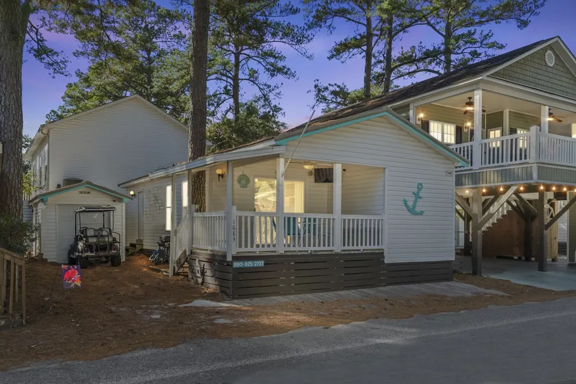 Ocean Lakes,3 bedroom,2 bath,pet friendly with a complimentary golf cart - Image 1