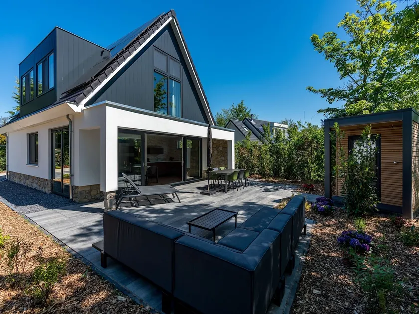 Villa in Texel near Beach and Nature Reserve - Image 1