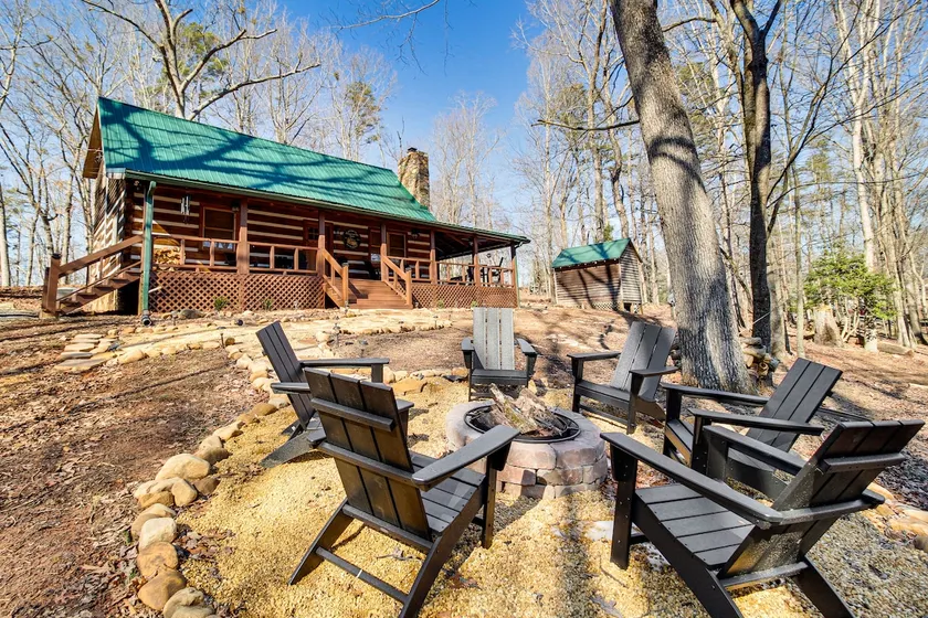 3 Mi to Dtwn Ellijay: Tree-lined Cabin w/ Deck! - Image 1
