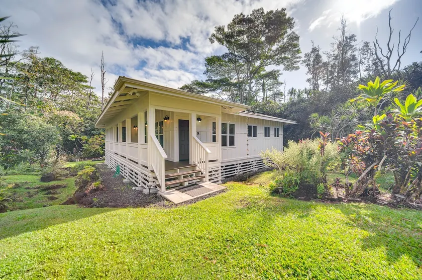 Beach Gear Provided! Lush, Quiet Hawaiian Hideaway - Image 1