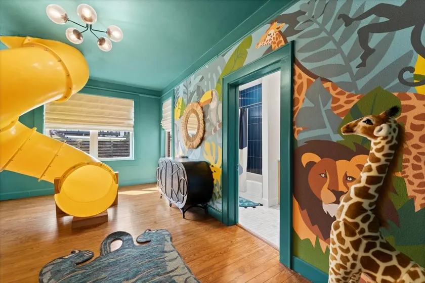 Home, Game Room, Firepit, Indoor Slide, Candy Room - Image 1
