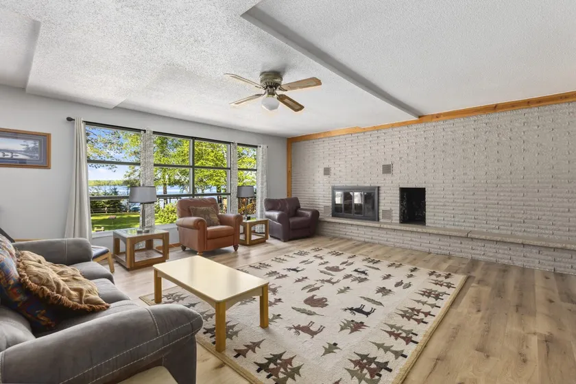 Perfect Lake Escape | Sleeps 14 | Water views! - Image 1