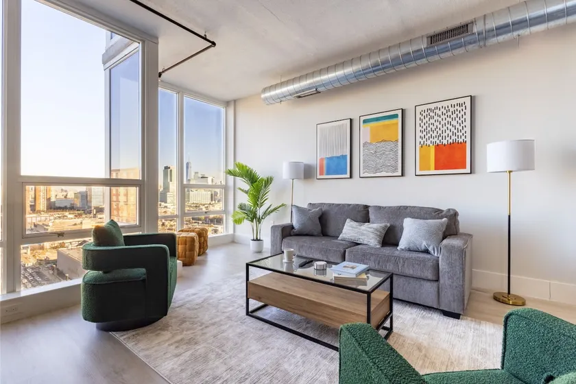 Modern Loft 15 Min from NYC with City View & Pool - Image 1