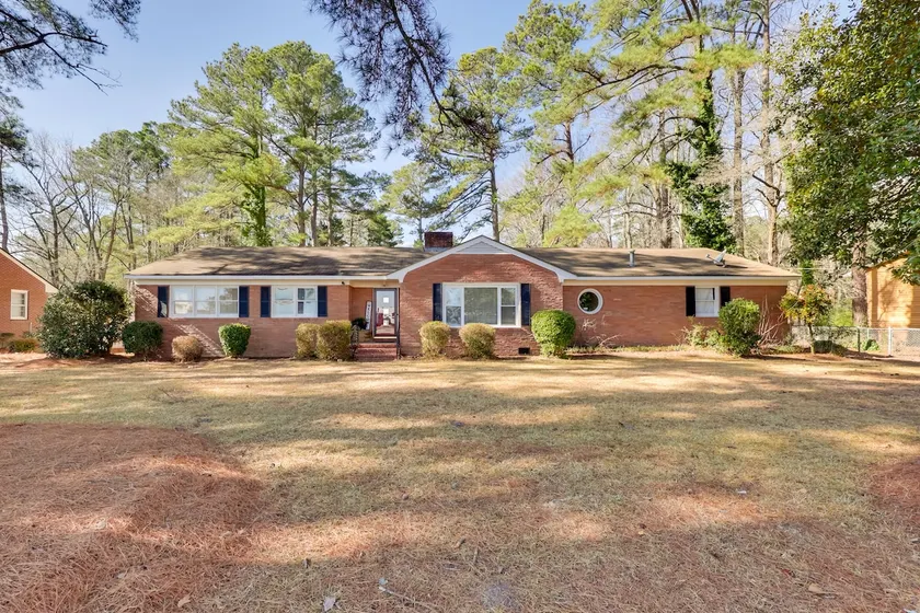 < 2 Mi to ECU: Cozy Greenville Getaway w/ Porch! - Image 1