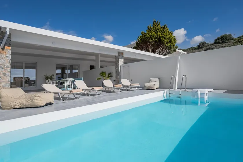 Mythos villa 8,pool,Walking distance to the beach - Image 1