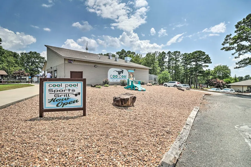 4 Mi to Greers Ferry Lake: Condo w/ Deck & Balcony - Image 1