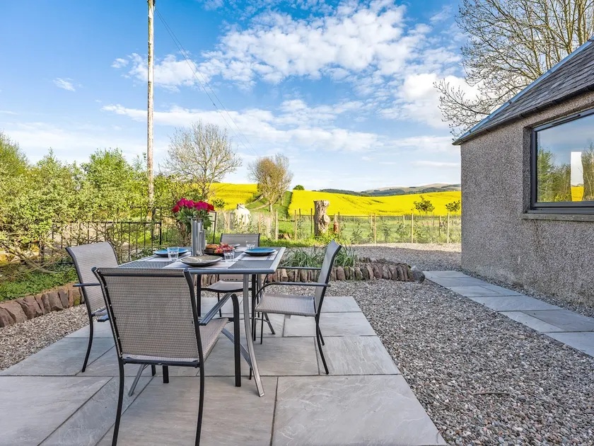 Newbigging Farm Cottage - Image 1