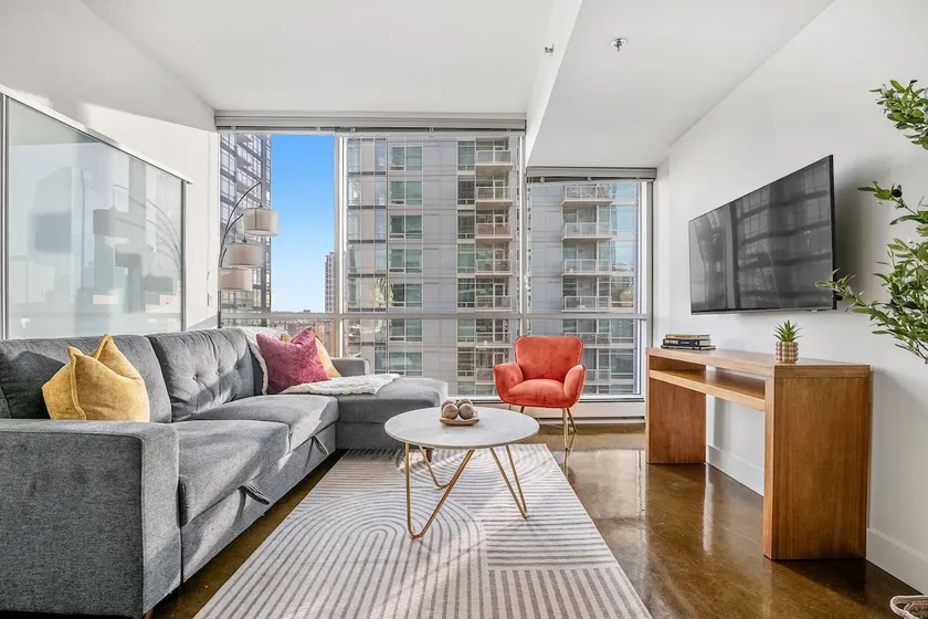 Beltline Beauty 2BR w Parking , AC, near Stampede - Image 1