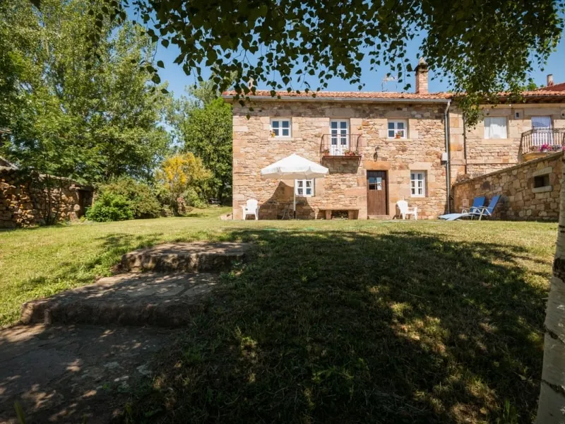 Casa de Encimabia - Image 1