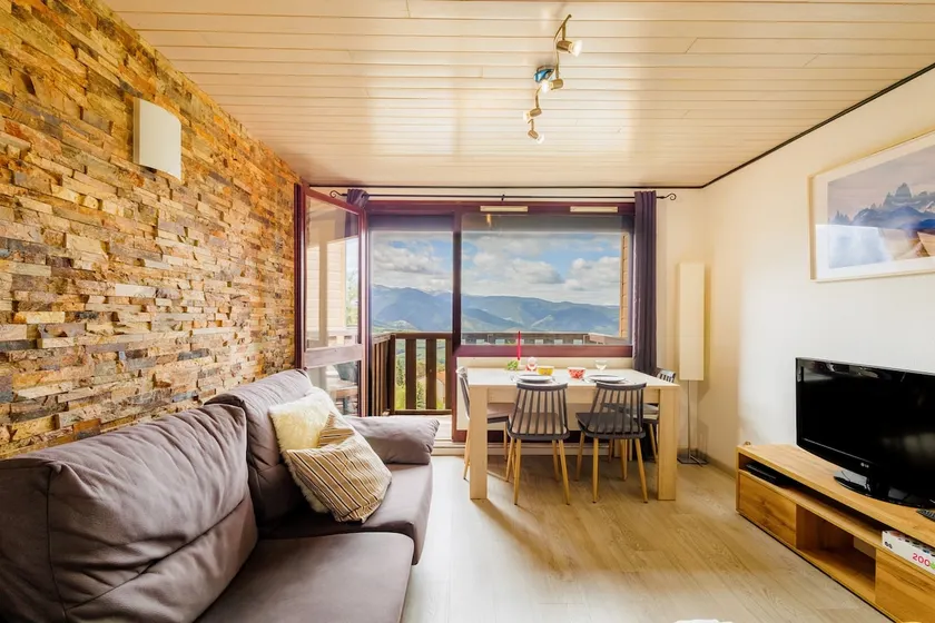 ANANA Balcon Cerdan | Pyrenees Views & Mountain - Image 1