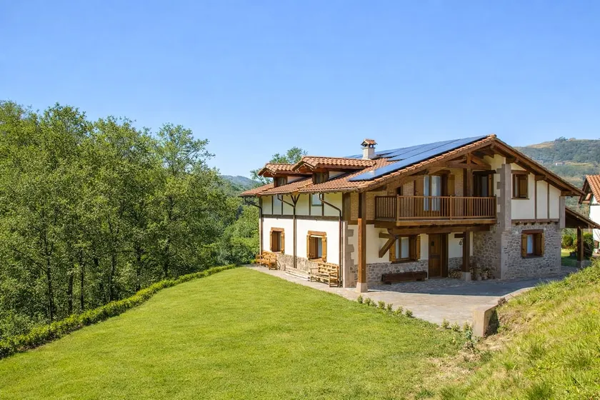 Casa Eizaola | Nature and Charm in Etxalar - Image 1
