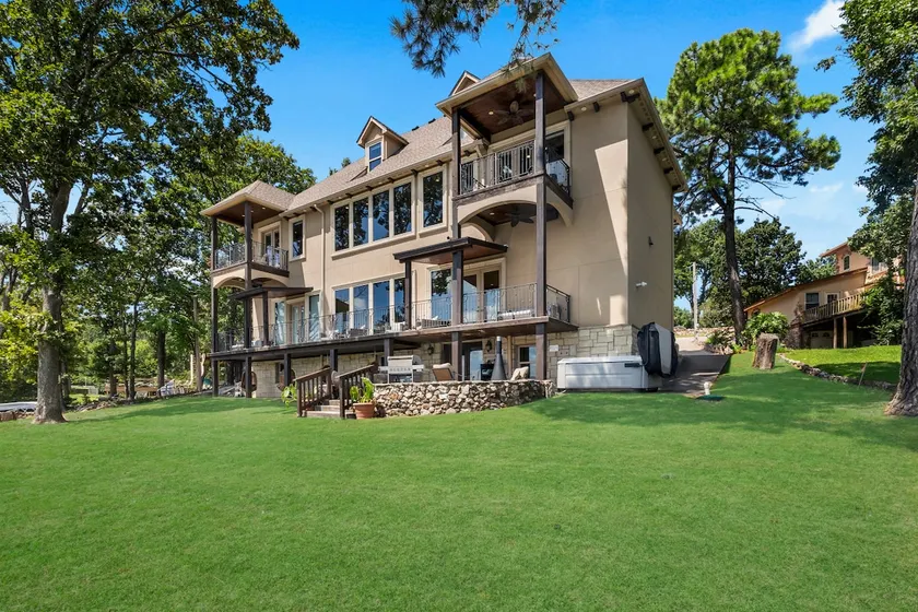 Duck Creek Luxury Waterfront Retreat - Image 1