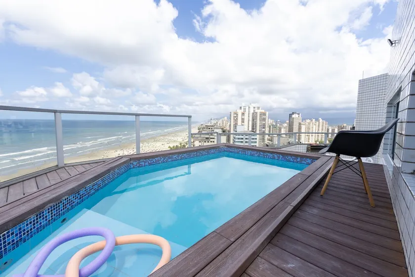 Beachfront penthouse with swimming pool and barbecue area - Image 1