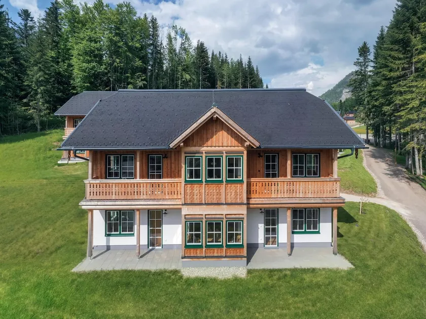 Ausseerland Apartment with Sauna & Ski Access - Image 1