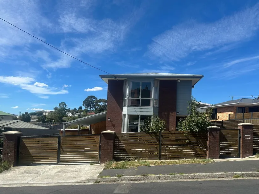 Tasman Tranquility - close to City & Airport - Image 1