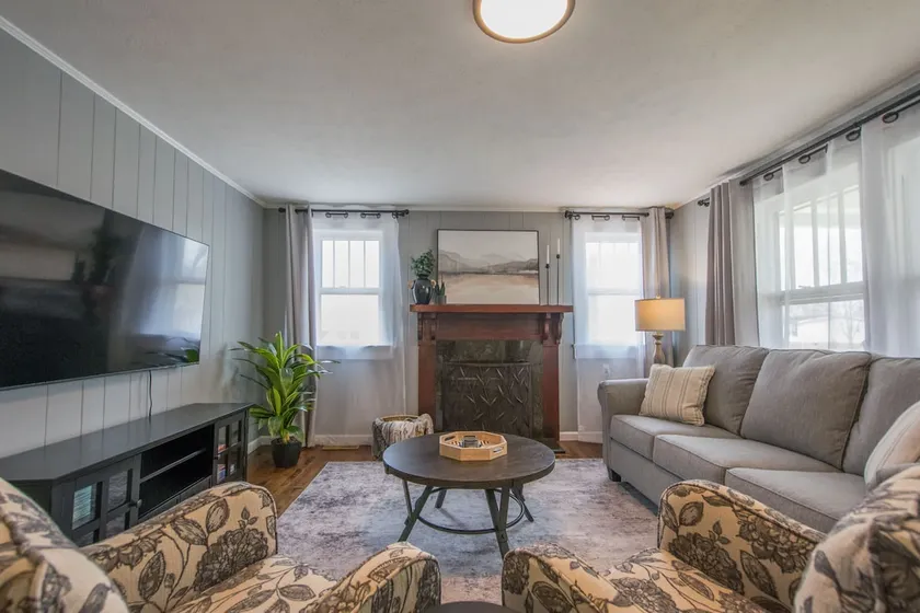3BR Home in East Flat Rock near Downtown - Image 1