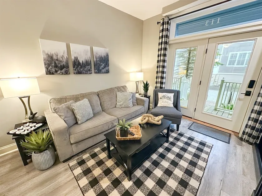 NEW! Seneca 113 Private Entrance, Hot Tub, Heated Garage, Sleeps 6! - Image 1