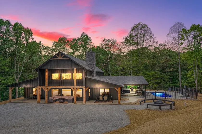 Coal Mine | Hocking Hills, 8BR, Pool & Bowling - Image 1