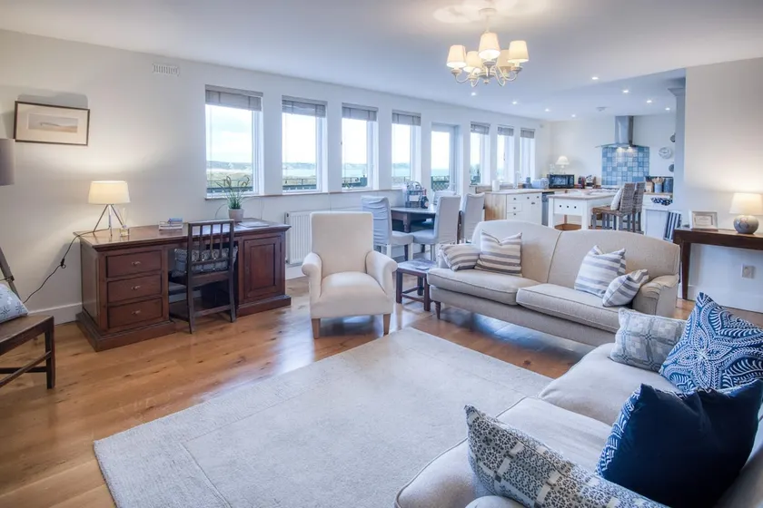 Ty Seren - 2 Bedroom Apt - Bayview Oxwich - Image 1