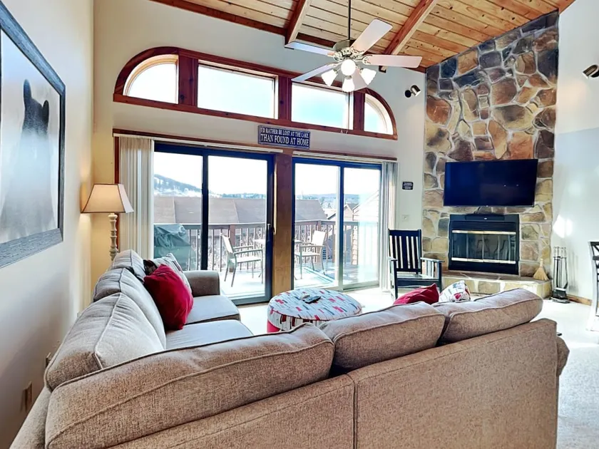 Alpine Loft and Lake | Great Views & Location - Image 1