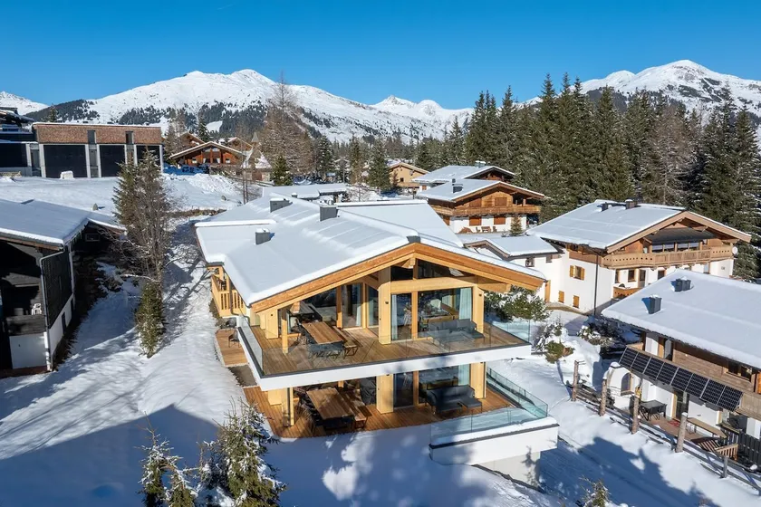 Chalet Anwo Top 2 - Image 1