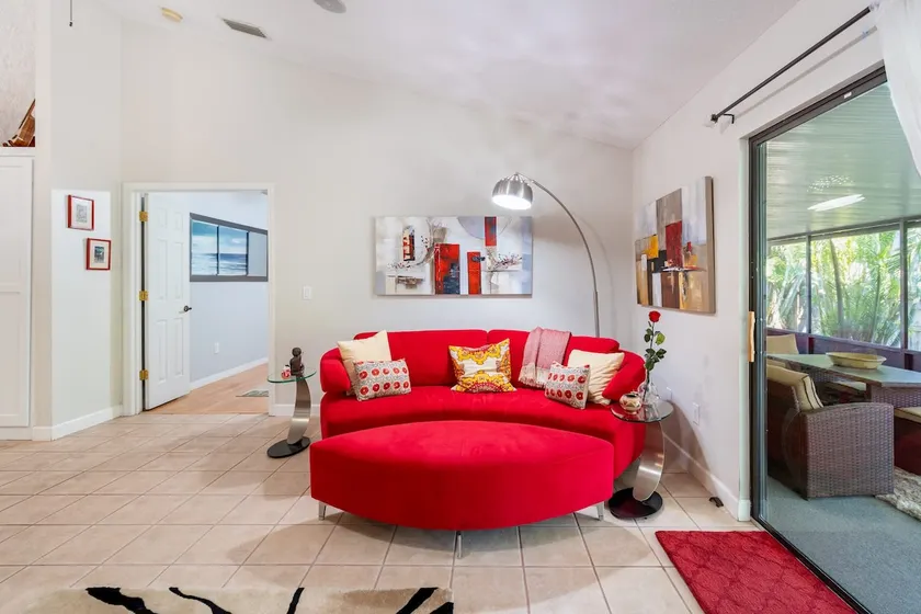 Charming 3BR Home Near FIT & Downtown Melbourne - Image 1
