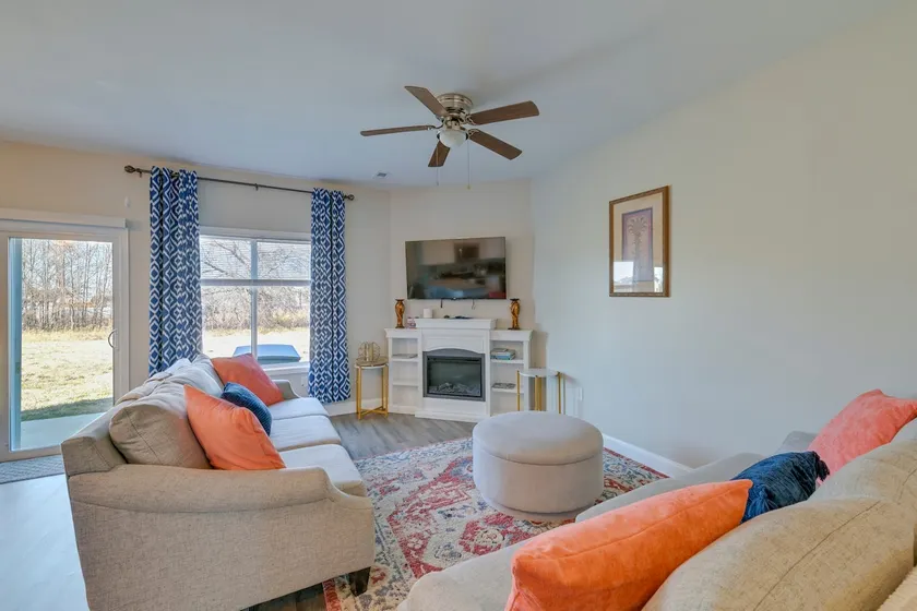 6 Mi to PNC Music Pavilion: Concord Townhome - Image 1