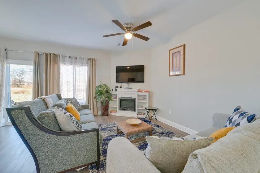 5 Mi to Charlotte Motor Speedway: Cozy Townhome - Image 1