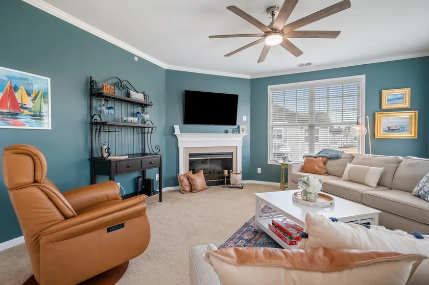 Modern Coastal Retreat in Bay Creek Featuring Acce - Image 1