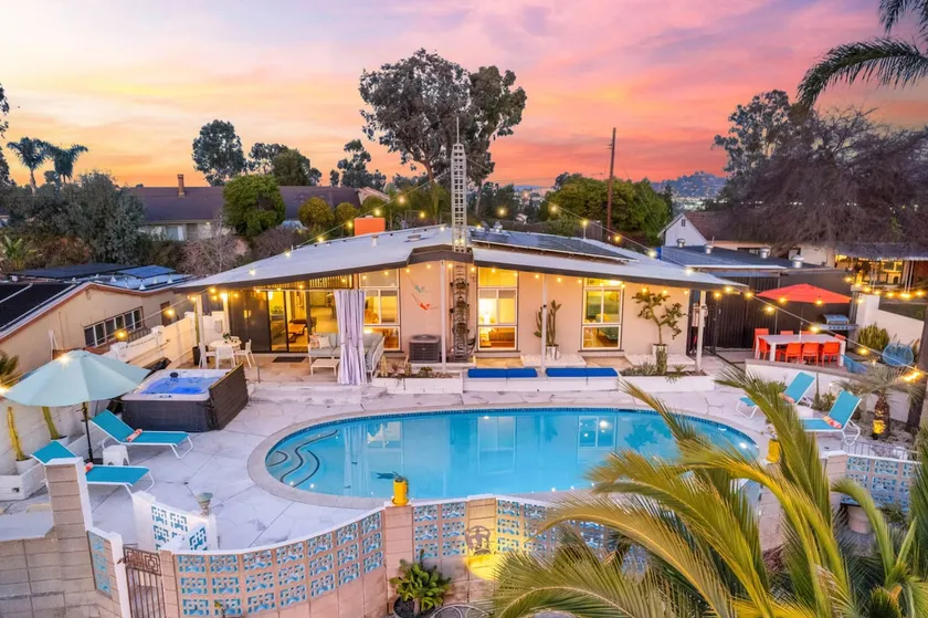 Golden Hour Bliss: Pool, Hot Tub & Firepit - Image 1