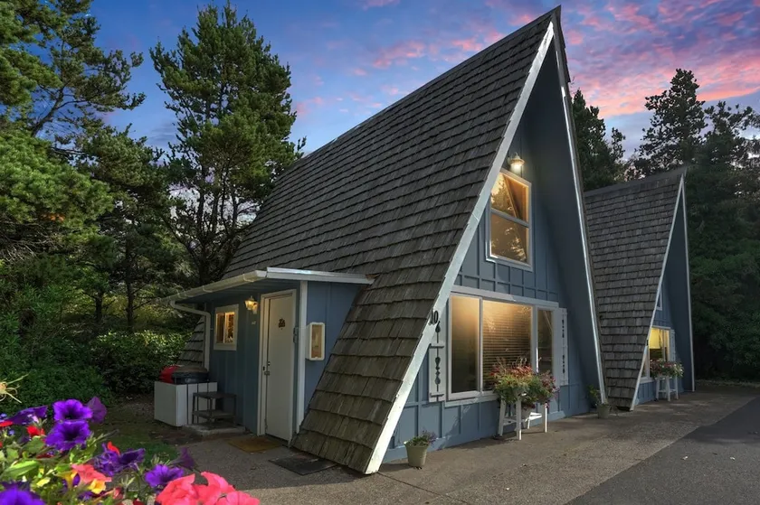 The Dude er Abode-Private Ocean Access & Pet friendly - Image 1