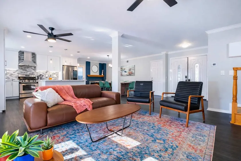 Spacious 5BR Group Retreat w/ Backyard Lounge - Image 1