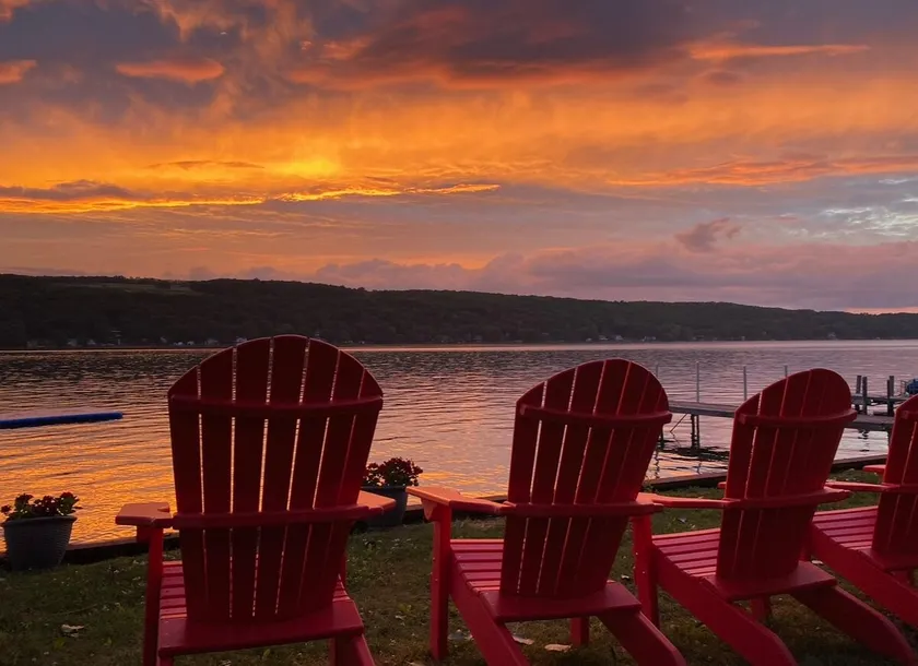 Private Keuka Lakefront Classic Near Wineries - Image 1