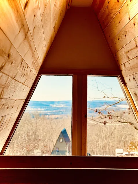 The Scout a cozy mountain cabin with million dollar view - Image 1