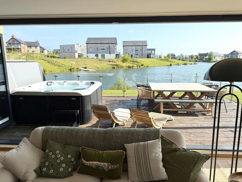 Still Waters - Luxury Lakeside Retreat with Hot Tub - Image 1