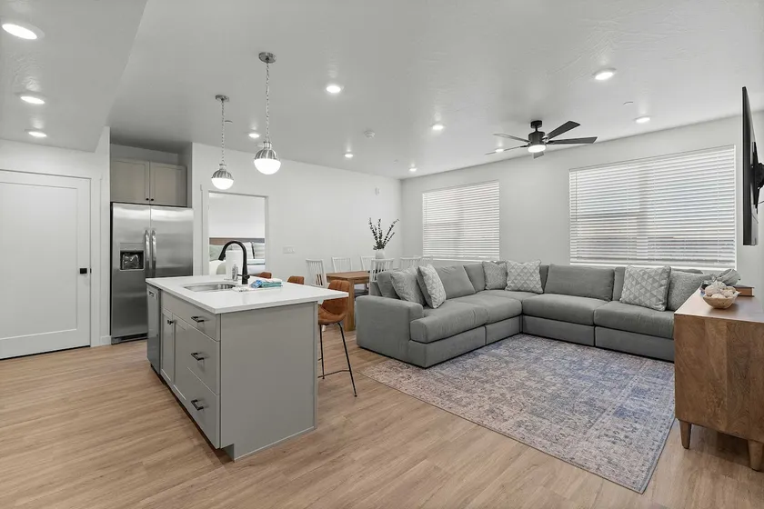 Cliffside Vista Stay for 7! - Image 1