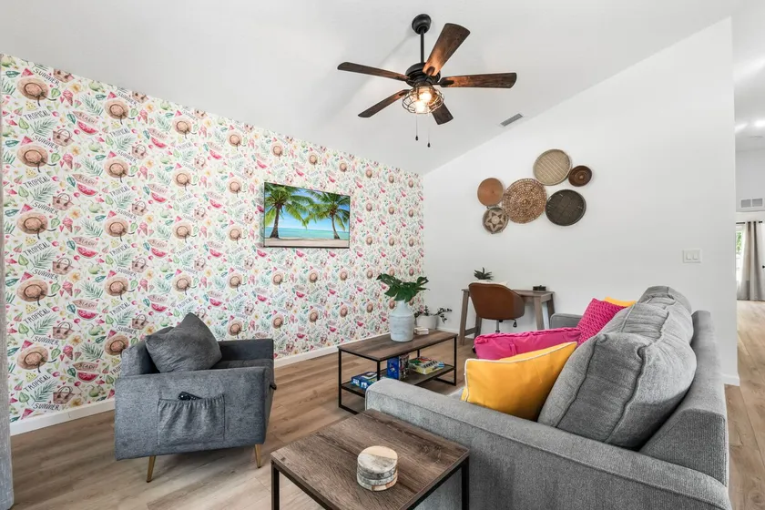 Tropical Summer Getaway | Team Joseph Ellen - Image 1