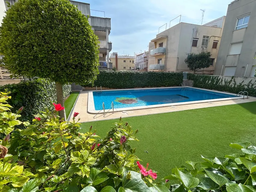 Modern Apartment Pool and Parking Hostem - Image 1