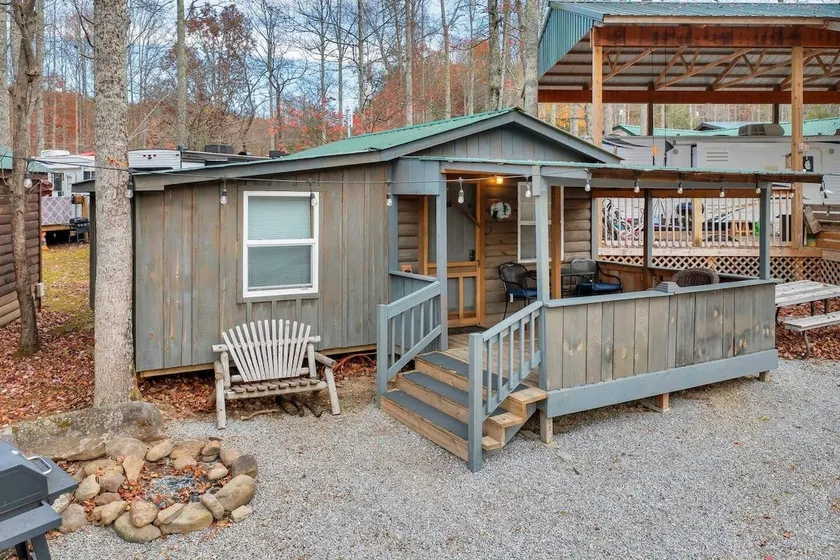 Pet Friendly Cabin in Gatlinburg - Image 1